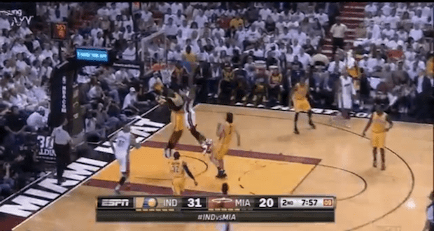 Ian Mahinmi contre Chris Bosh