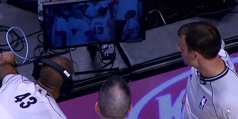 NBA arbitres replay