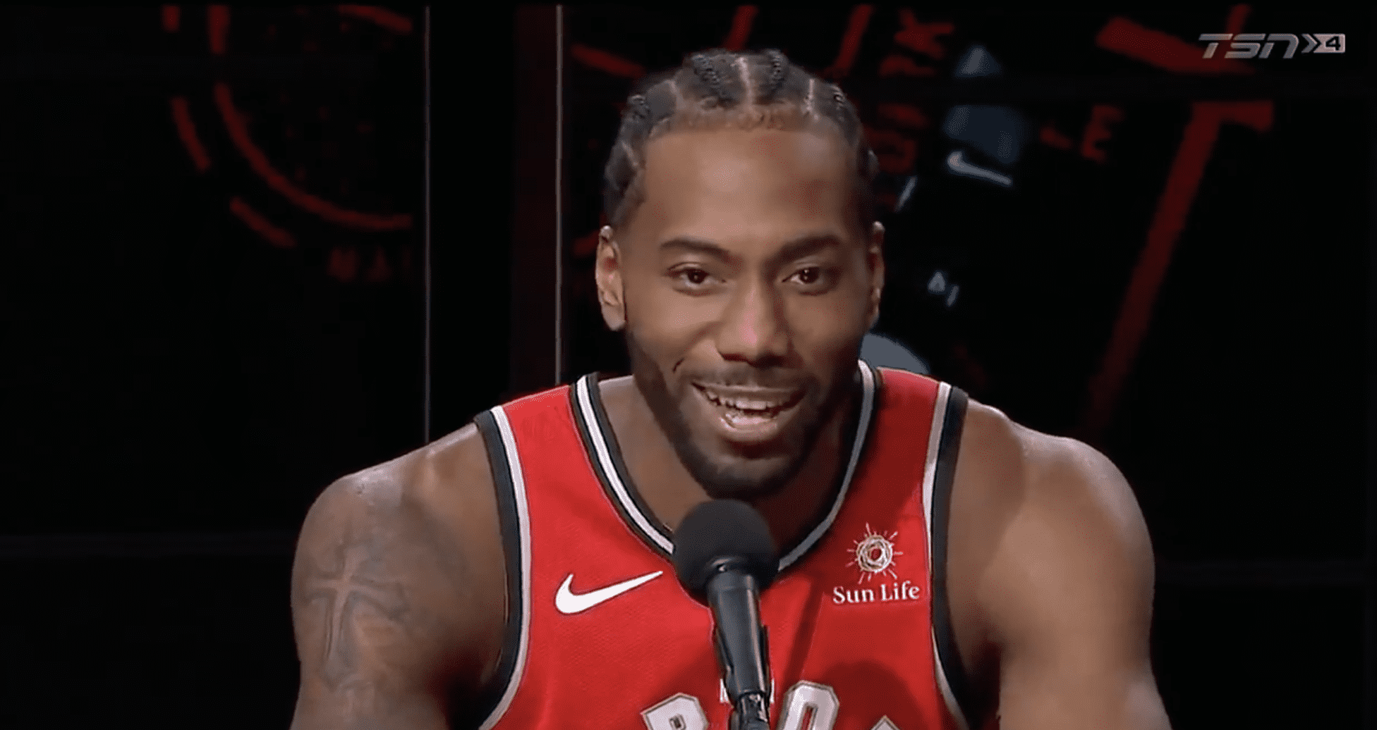 Kawhi Leonard pari