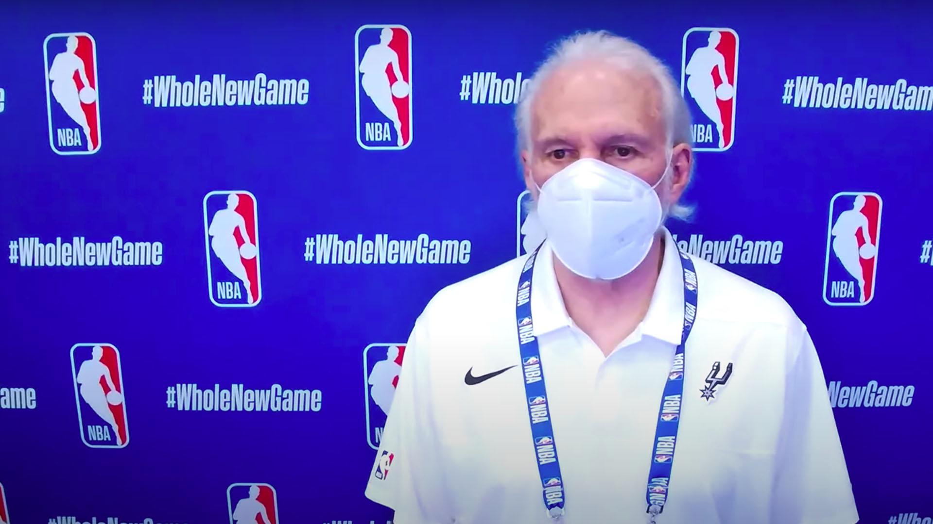 Gregg Popovich masqué