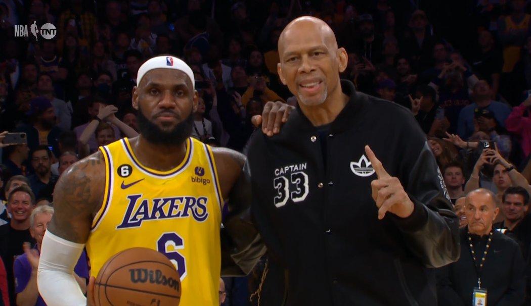 LeBron Kareem 8 février 2023