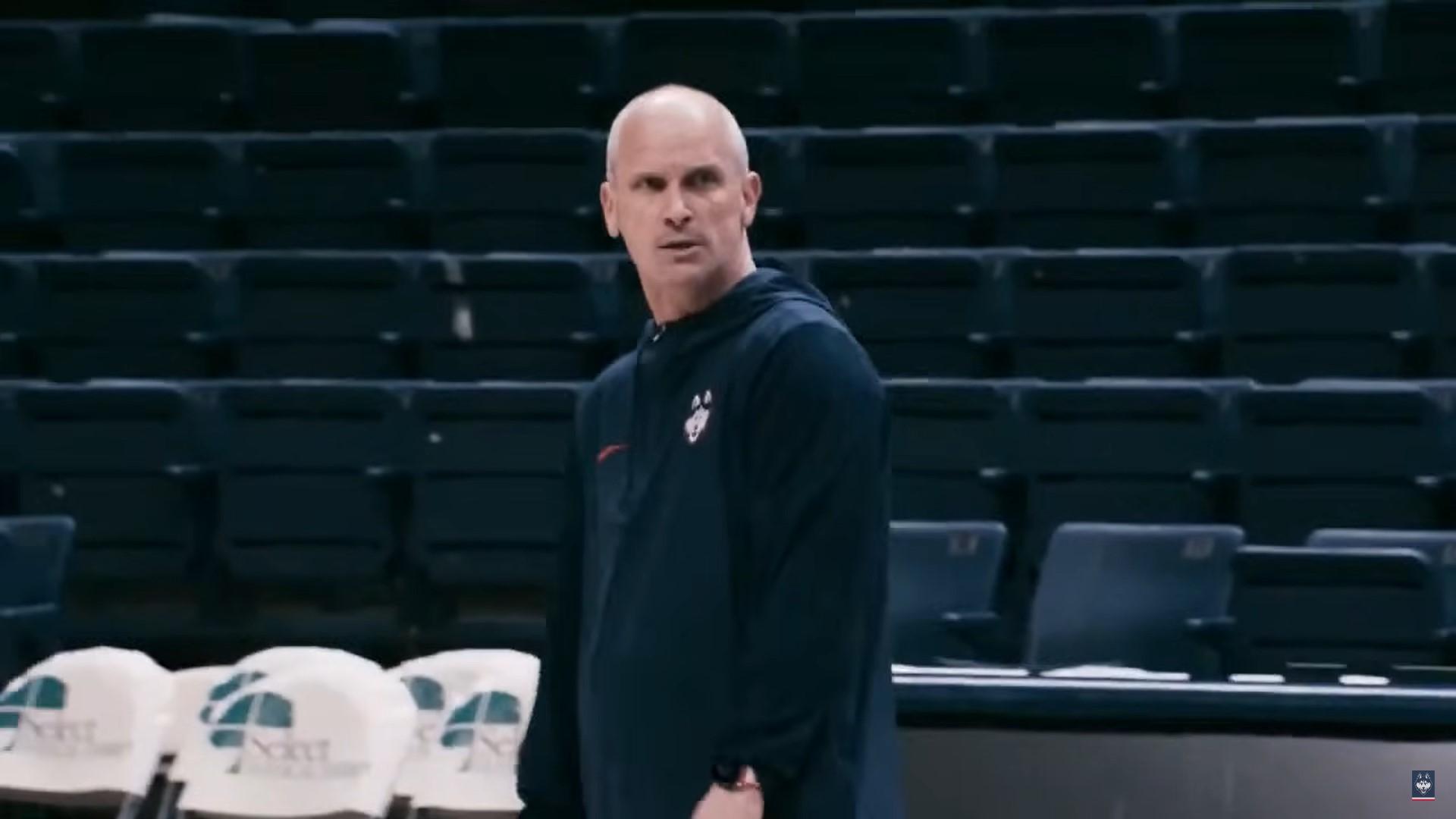 dan hurley uconn lakers
