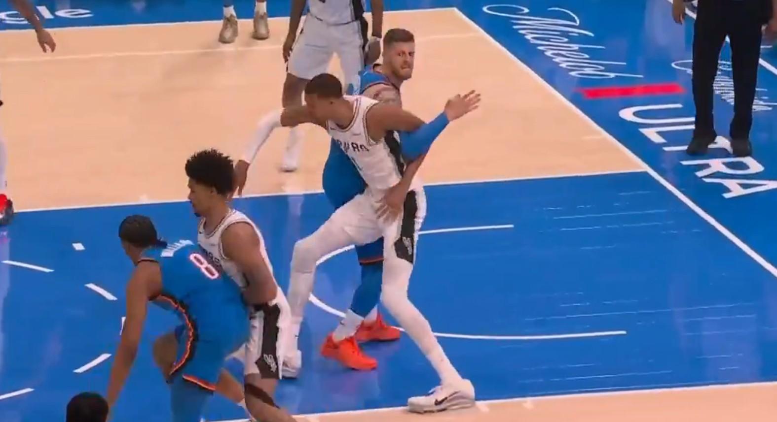 victor wembanyama isaiah hartenstein