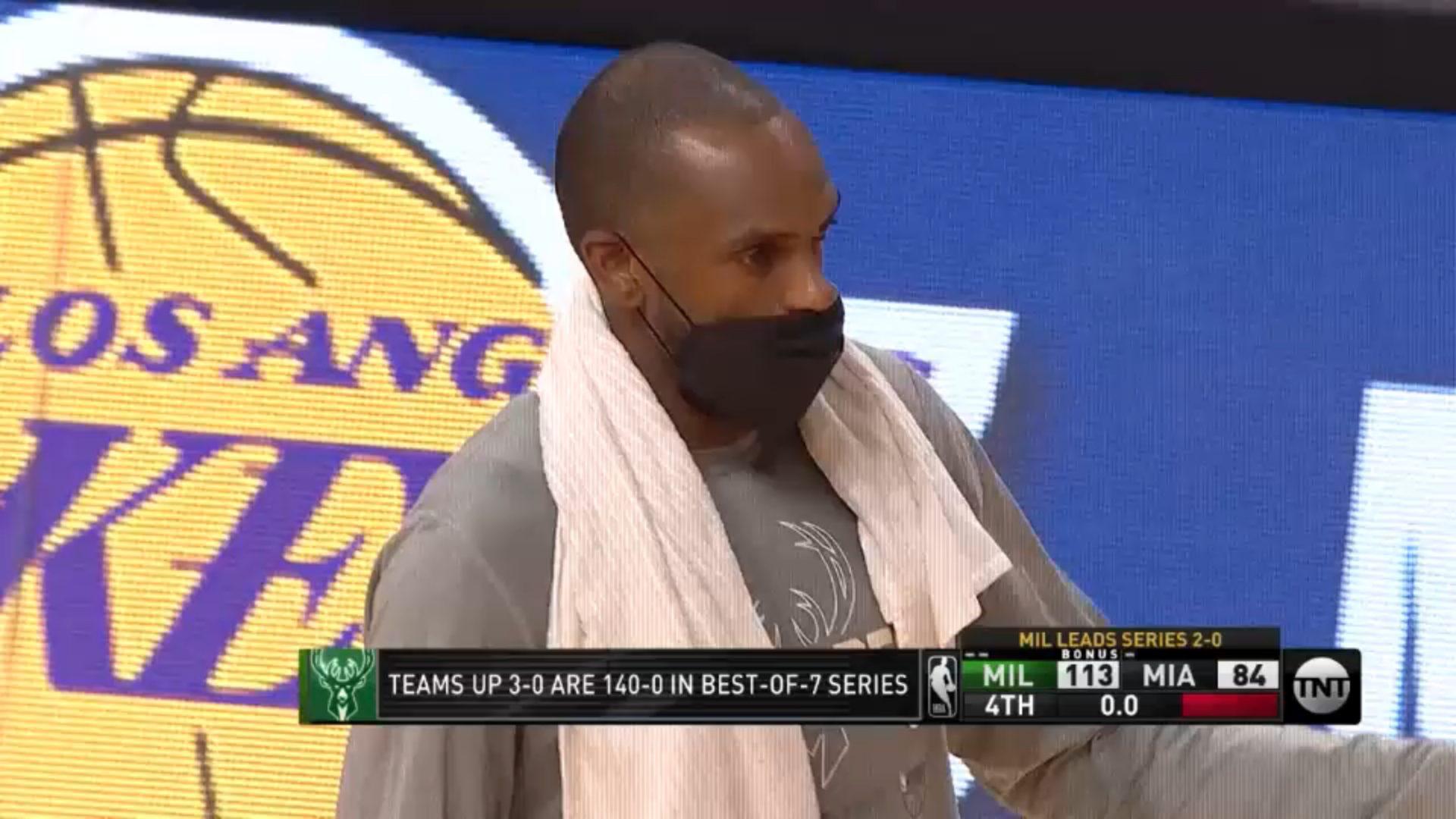 Khris Middleton Milwaukee Bucks vs Heat Playoffs 28 mai 2021